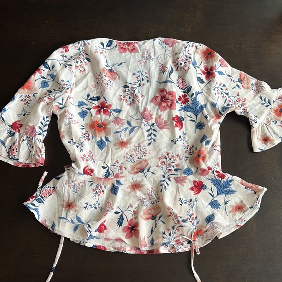 Floral 1/2 Sleeve Tie Blouse - Picture 12 of 14